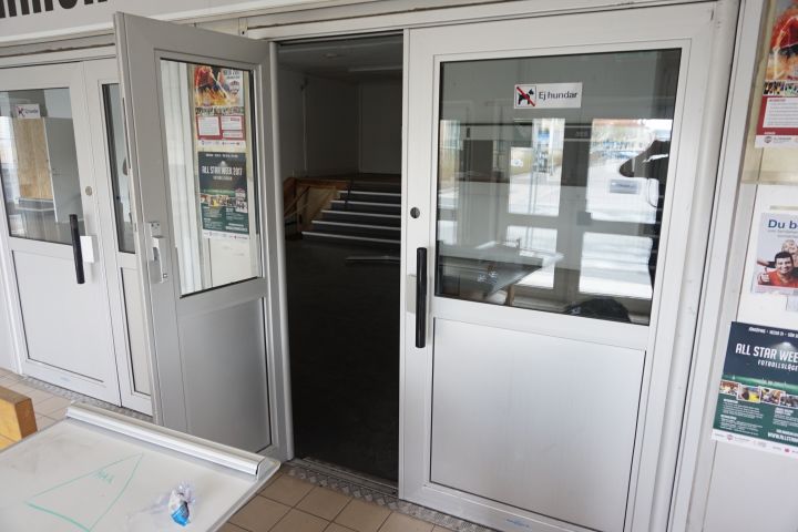 375748-3 Dörrparti aluminium