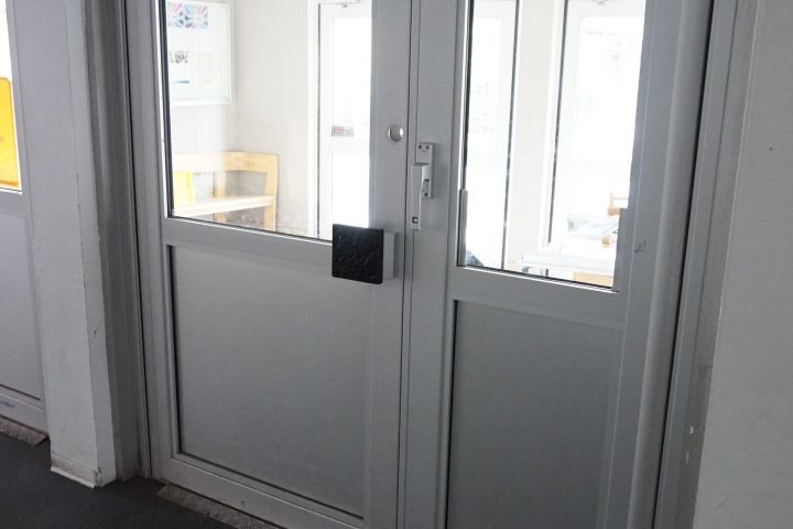 375748-4 Dörrparti aluminium