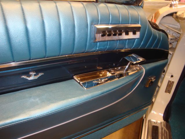 353105--114 Chrysler Imperial -61 i utställningsskick