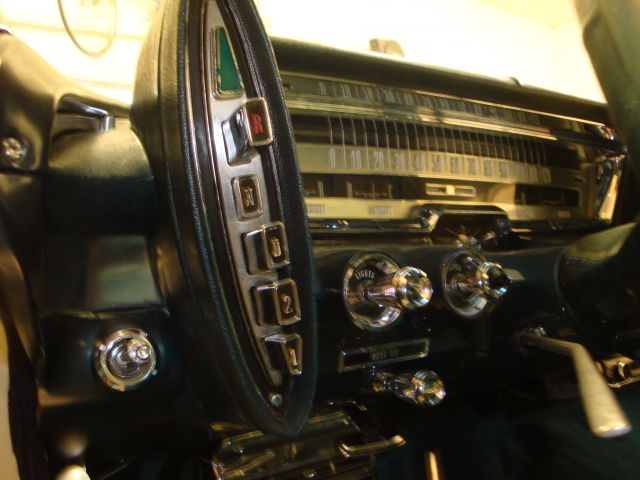 353105--112 Chrysler Imperial -61 i utställningsskick