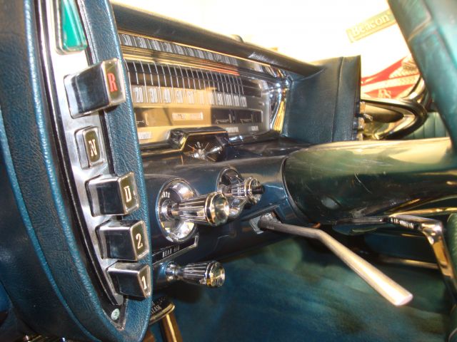 353105--112 Chrysler Imperial -61 i utställningsskick