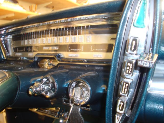 353105--111 Chrysler Imperial -61 i utställningsskick