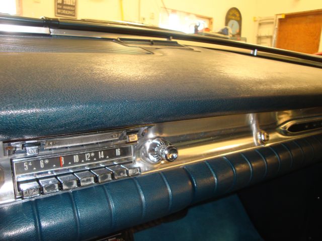 353105--110 Chrysler Imperial -61 i utställningsskick