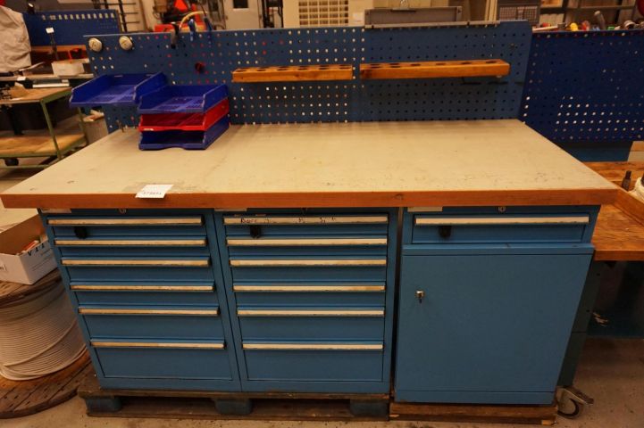373891-1 FAMI tool cabinet