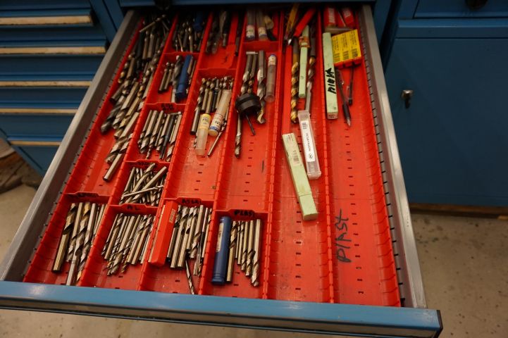 373891-10 FAMI tool cabinet