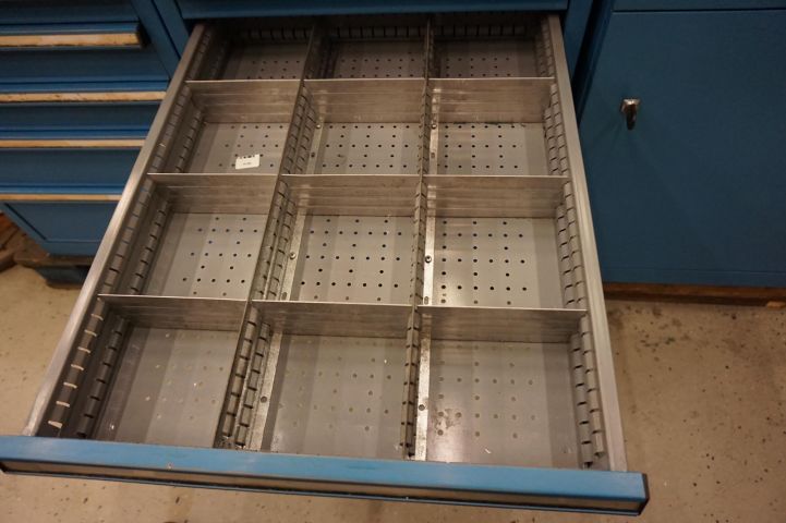 373891-11 FAMI tool cabinet