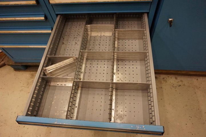 373891-12 FAMI tool cabinet