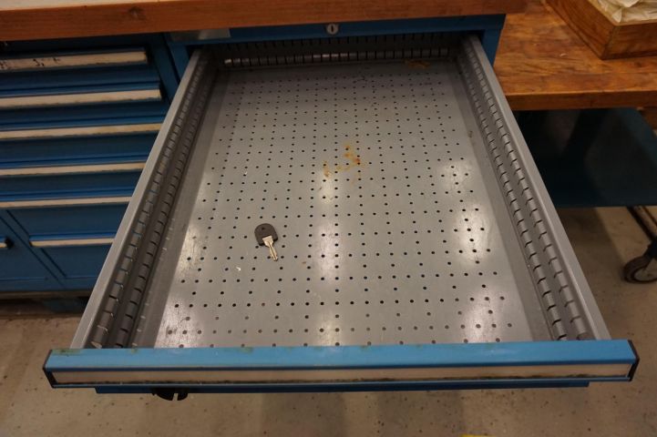 373891-15 FAMI tool cabinet