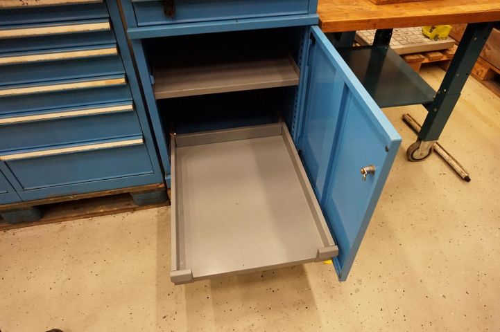 373891-16 FAMI tool cabinet
