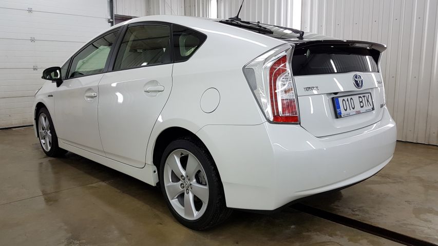 376843-4 Toyota Prius Executive 1.8 HSD 73kW