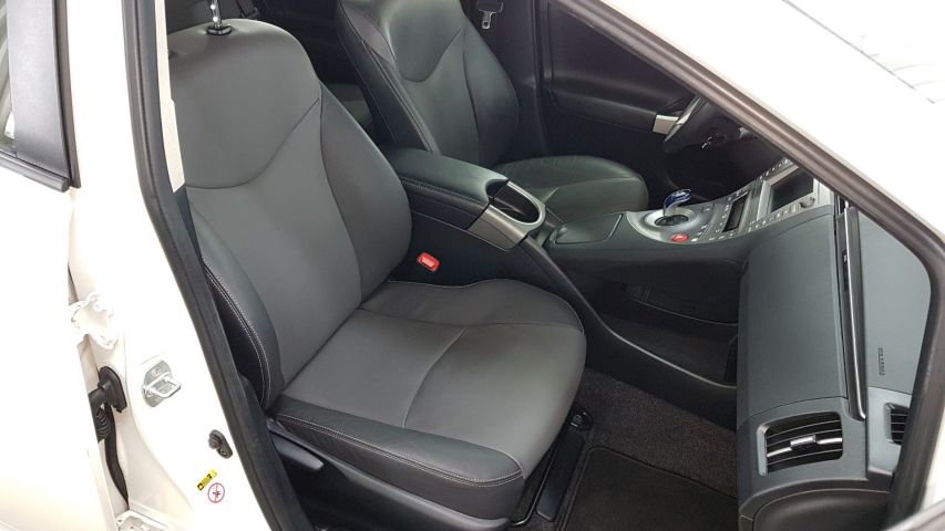 376843-7 Toyota Prius Executive 1.8 HSD 73kW