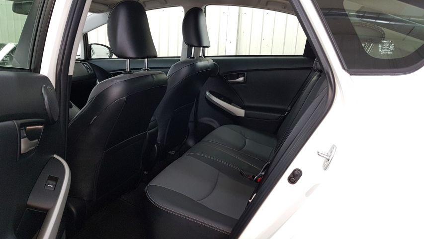 376843-8 Toyota Prius Executive 1.8 HSD 73kW