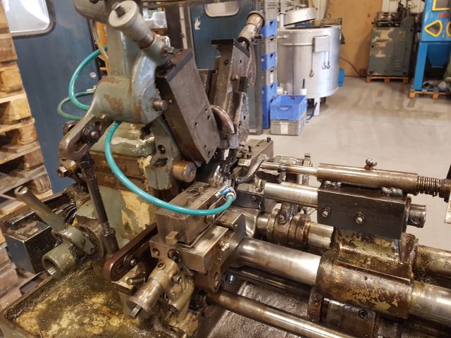 255290-13 4 Traub A15 + 2 spare part machines