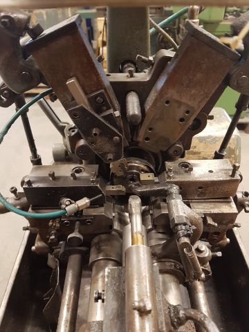 255290-29 4 Traub A15 + 2 spare part machines