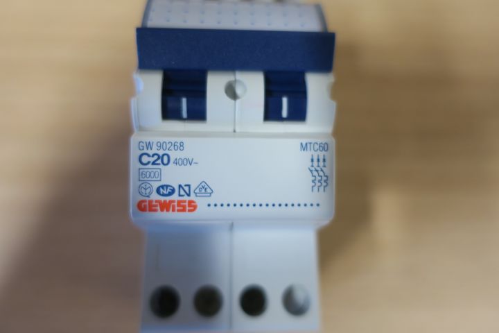 368445-3 12st Gewiss MCB-switchar GW 90 268