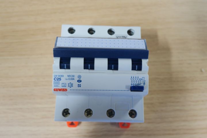 368444-2 2st Gewiss Jordfelsbrytare GW 94369