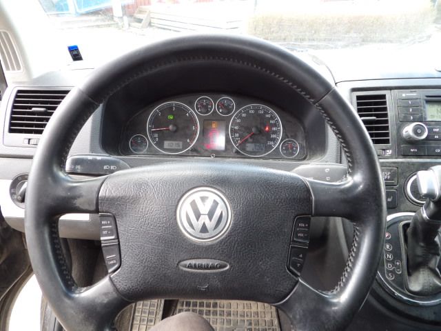 255305-3 VW Multivan Highline T5 2.5 TDI (130hk) -08