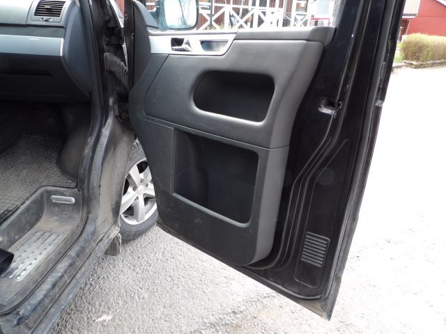 255305-8 VW Multivan Highline T5 2.5 TDI (130hk) -08