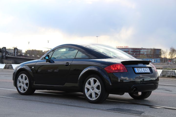 380134-3 Audi TT 1.8T -99 (180 hp, manual, 24500 mil)