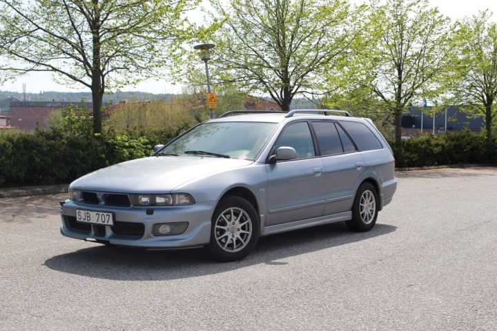 381151-2 Mitsubishi Galant 2.5 V6, Automat, dragkrok -01
