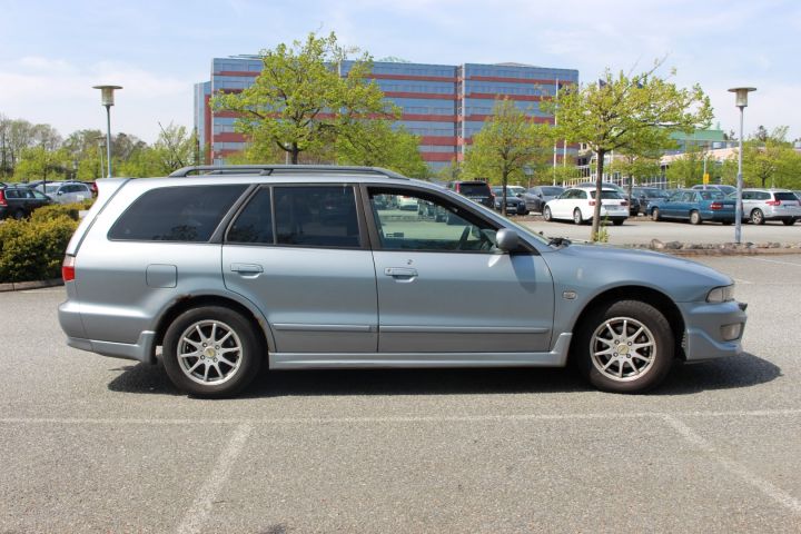 381151-5 Mitsubishi Galant 2.5 V6, Automat, dragkrok -01