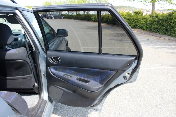 381151-23 Mitsubishi Galant 2.5 V6, Automat, dragkrok -01