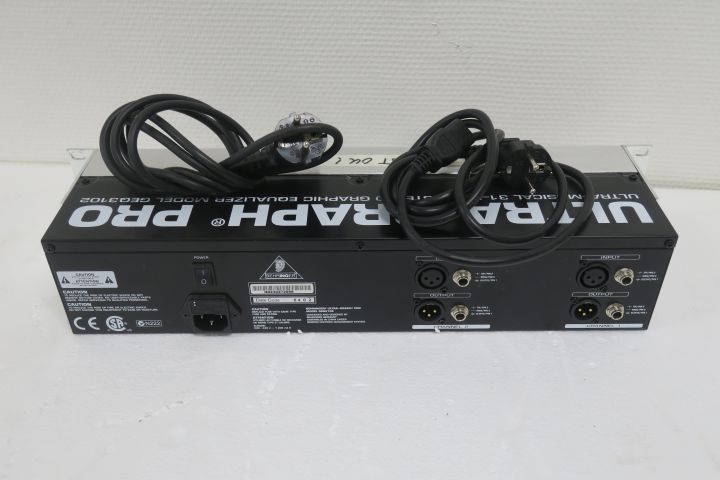 376389-0 Equalizer Ultra-Graph PRO GEQ3102