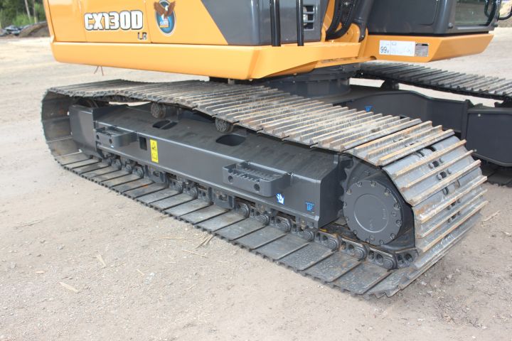 381649-15 CASE CX130D