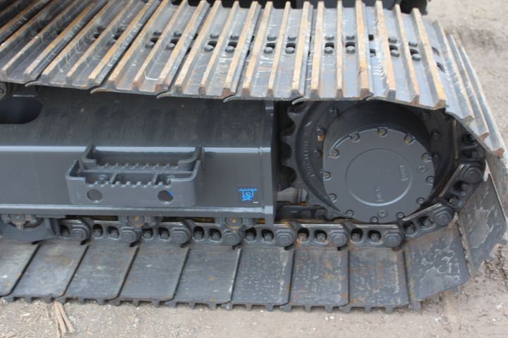 381649-18 CASE CX130D