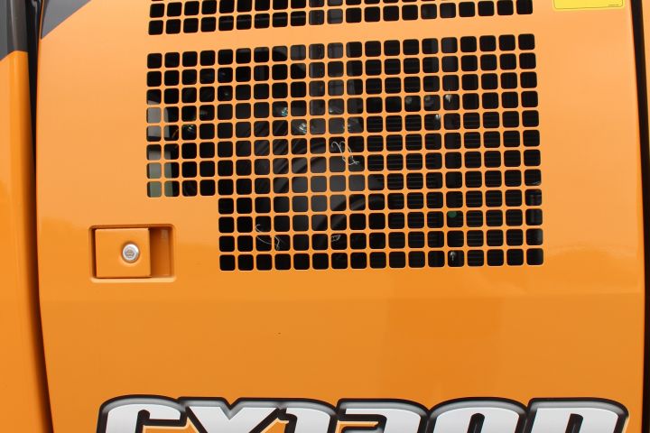 381649-26 CASE CX130D