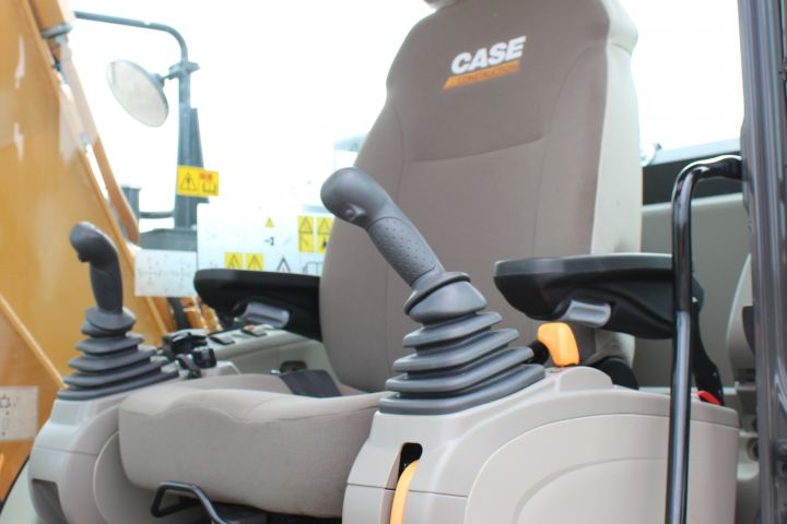 381649-32 CASE CX130D