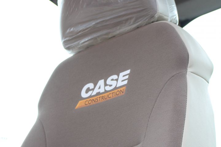 381649-35 CASE CX130D