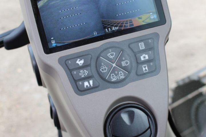 381649-45 CASE CX130D