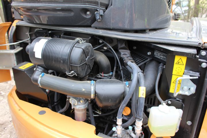 381650-10 CASE CX50B