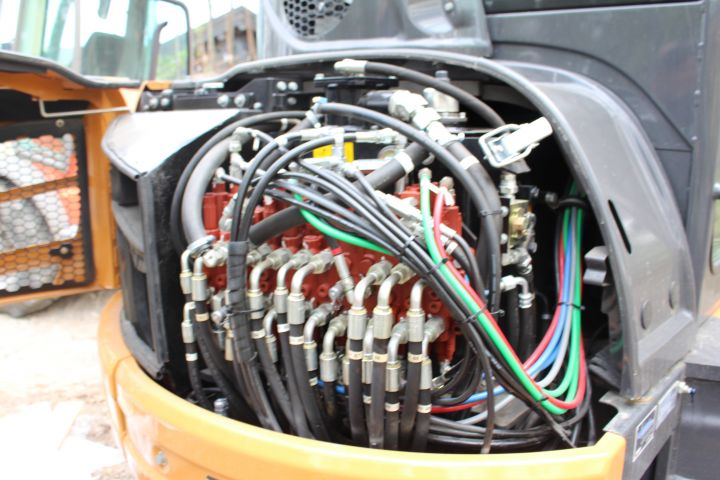 381650-13 CASE CX50B