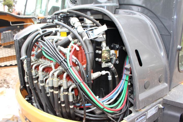 381650-12 CASE CX50B