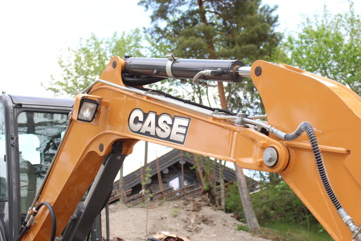 381650-19 CASE CX50B