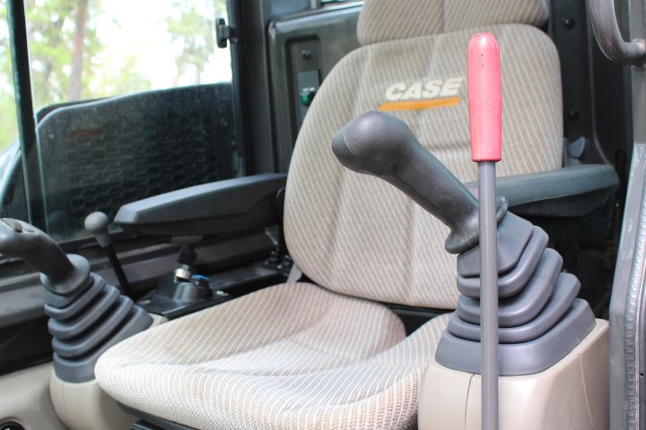 381650-30 CASE CX50B