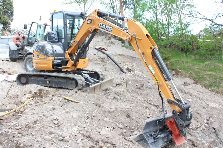 381650-18 CASE CX50B