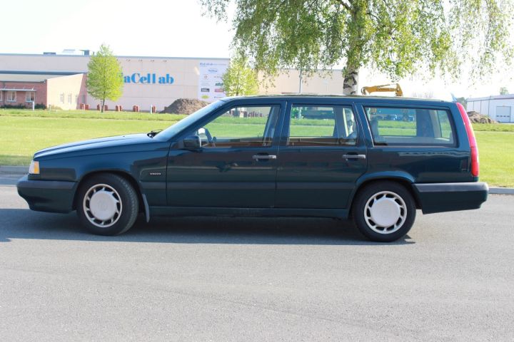 381651--49 Volvo 855 2.5 GLT, Automat, taklucka, helläder, 170hk. -94