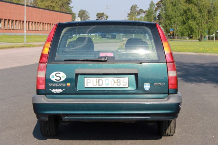 381651--47 Volvo 855 2.5 GLT, Automat, taklucka, helläder, 170hk. -94