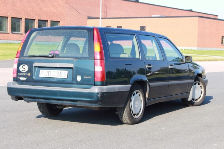 381651--48 Volvo 855 2.5 GLT, Automat, taklucka, helläder, 170hk. -94