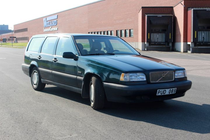 381651--46 Volvo 855 2.5 GLT, Automat, taklucka, helläder, 170hk. -94