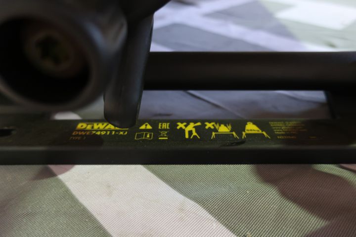 381991-4 TABLE SAW DW745-QS 250MM