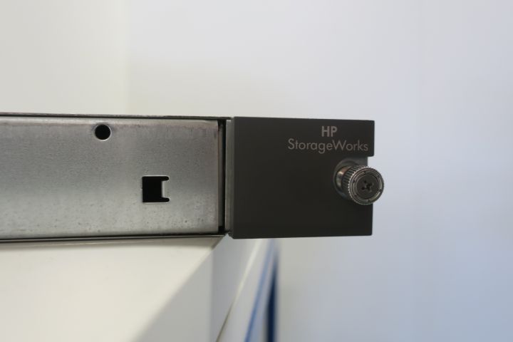 368489--1 HP StorageWorks Ultrium 448