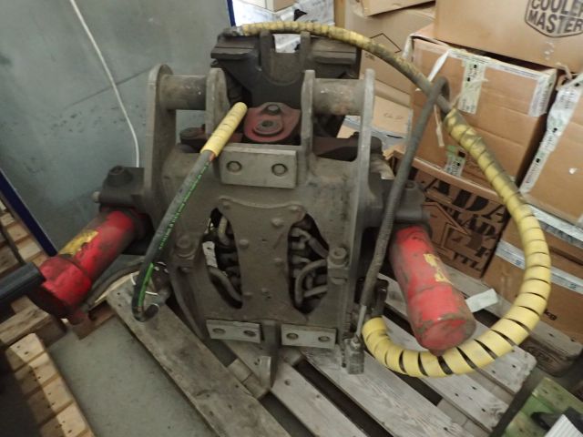 338868-82 Volvo EW140 Hjulgrävare