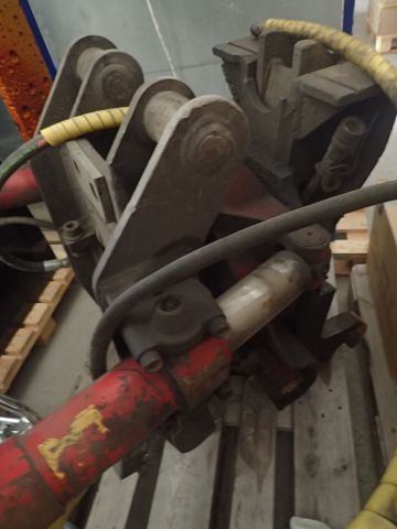 338868-80 Volvo EW140 Hjulgrävare