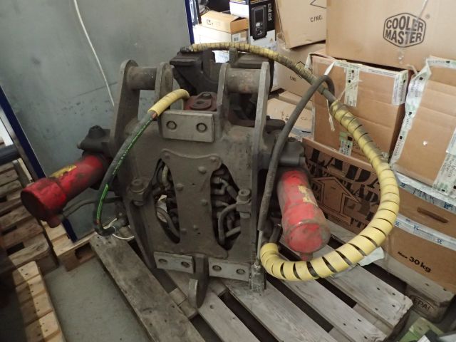 338868-84 Volvo EW140 Hjulgrävare