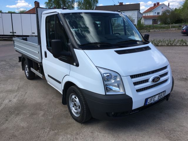 383979--7 Ford Transit 2012