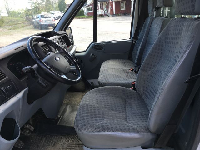383979--4 Ford Transit 2012